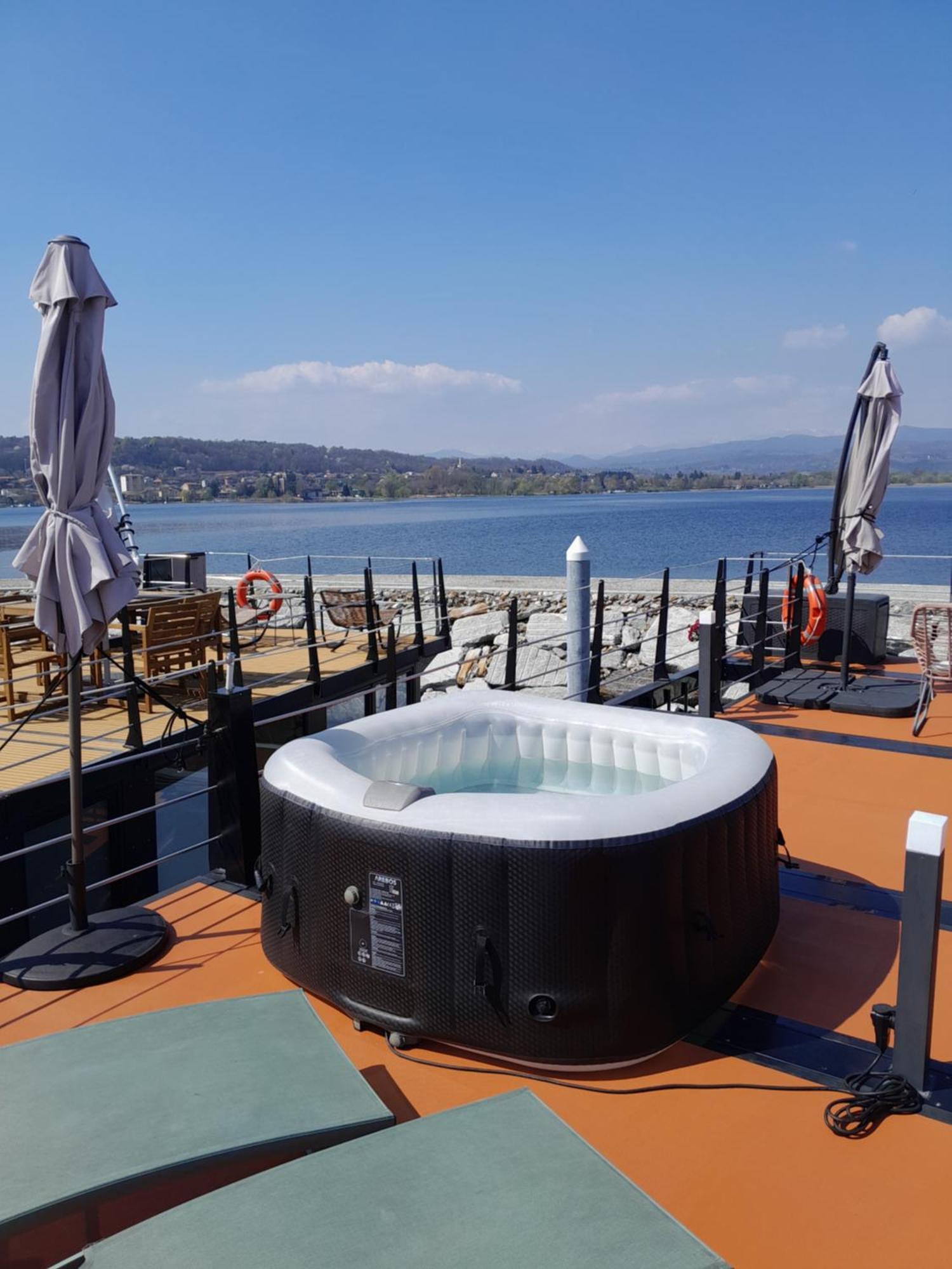 Floating Experience Black Pearl, Lago Maggiore ドルメッレット エクステリア 写真
