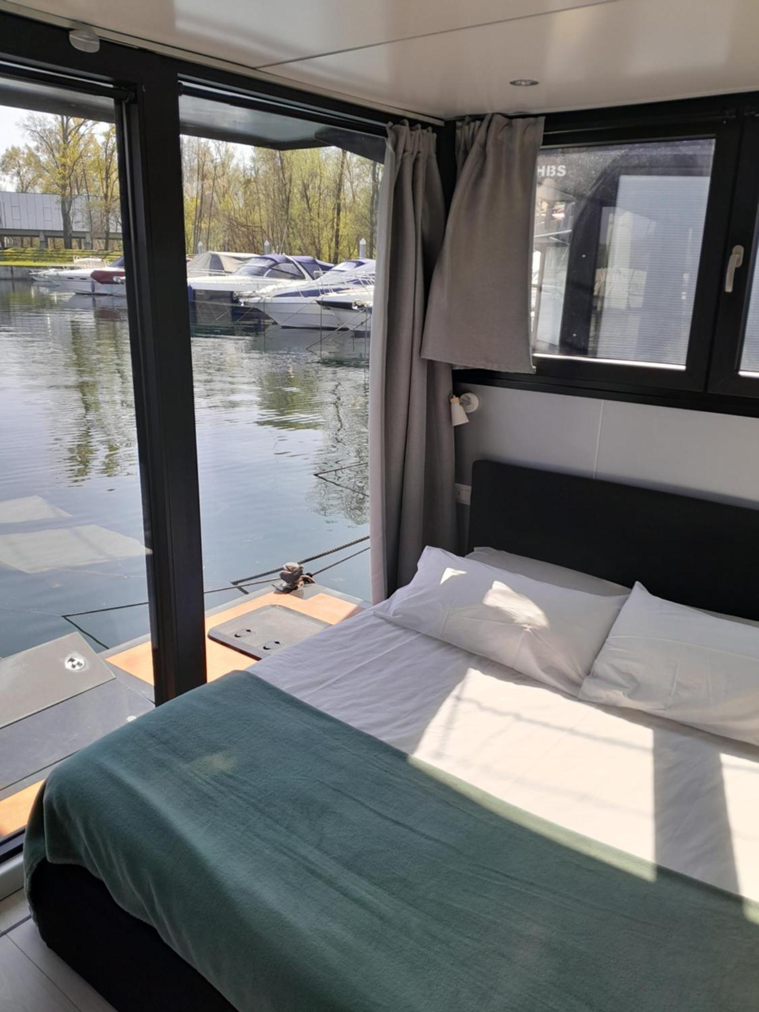 Floating Experience Black Pearl, Lago Maggiore ドルメッレット エクステリア 写真
