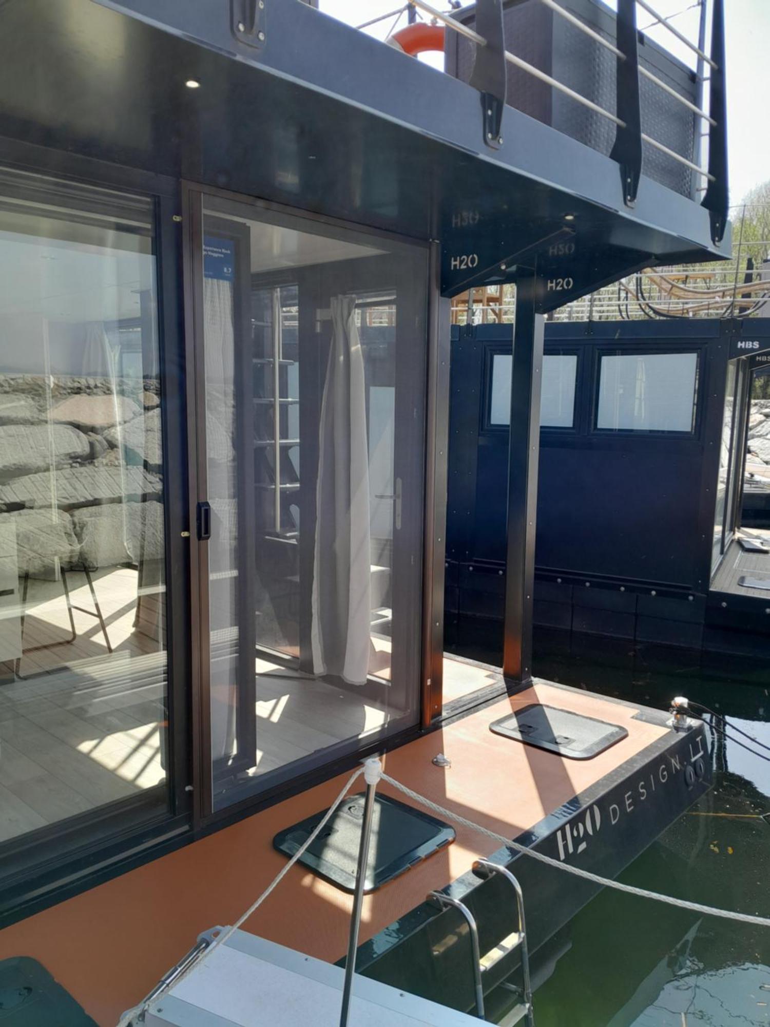 Floating Experience Black Pearl, Lago Maggiore ドルメッレット エクステリア 写真