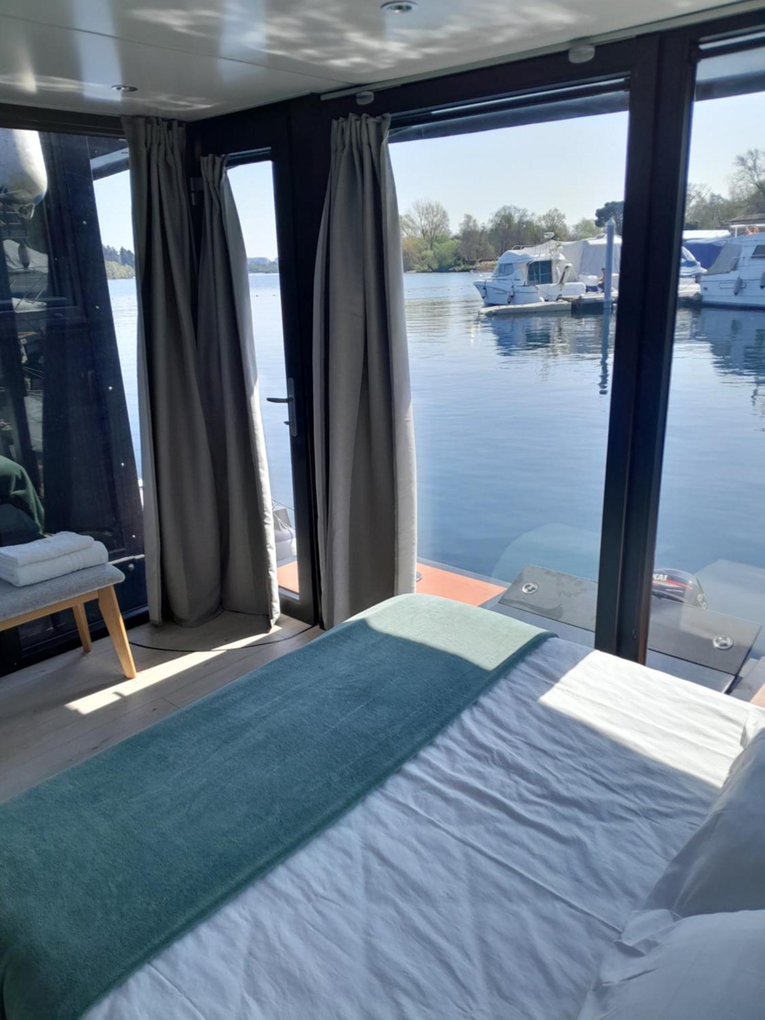 Floating Experience Black Pearl, Lago Maggiore ドルメッレット エクステリア 写真