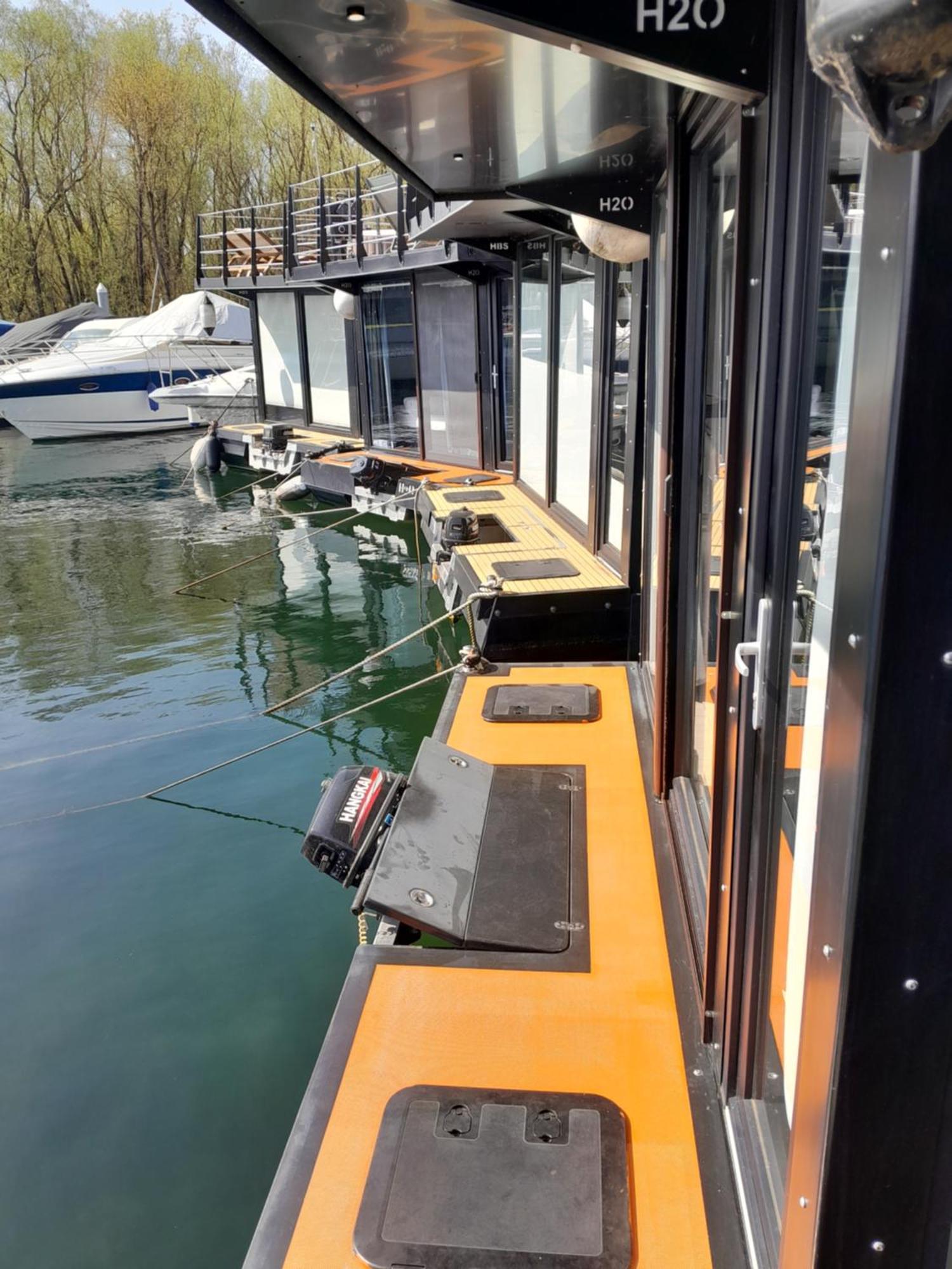 Floating Experience Black Pearl, Lago Maggiore ドルメッレット エクステリア 写真